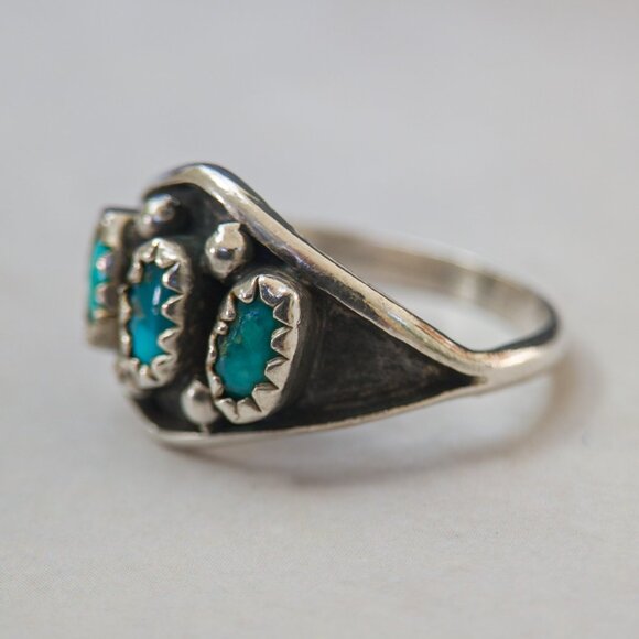 Sterling Silver Turquoise Trio Ring, Sz 5.25 — Southwest serrated bezel - Picture 10 of 13
